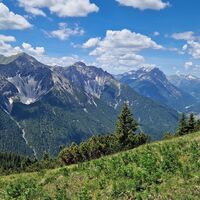 Blick von der Scharte Richtung Richtung Südwesten (Elmer Kreuzspitze).