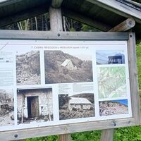 Eine der erklärenden Tafeln entlang der Strecke