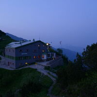 wir kommen vor der Dunkelheit beim Stripsenjochhaus an, eine Suppe zum stärken und dann gemütlich zur Griesner Alm retour