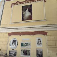 Rudolfsvilla mit interessanten Infos. Laut Aushang ist es nun auch dem Pofel gestattet, sich hier eine kleine Wohnung zu mieten, auch saisonal für die Allerhöchste Sommerfrische.