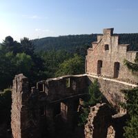 Das Gemäuer der Burgruine Zavelstein