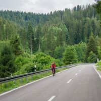 Ein kurzes Stück muss auf der Straße bis an die Nagoldtalsperre zurück gelegt werden
