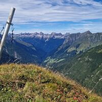 Eine Stange als Gipfelkreuz vom Habart Gipfel