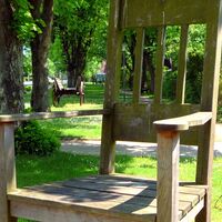 Der große Stuhl auf der Kulturmeile Tarmstedt