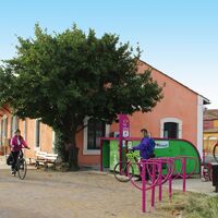 Oenovelo_Saint_Chinian_am_Canal_du_Midi_Halte_Velo_Cazouls_-_Stephanie_Durankeller