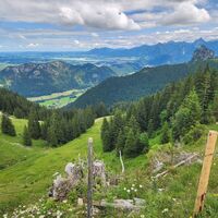 Blick vom Breitenberg auf das Voralpenland