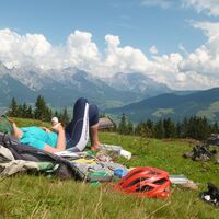 Mit einem zusätzlichen halben Kilo im Rucksack kann man sich gut darüber hinwegtrösten, dass die Jahnhütte nicht mehr bewirtschaftet ist.