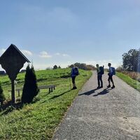 Wir wandern am Höhenrücken entlang