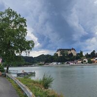 27.2 km Personen- und Radfähre Grein