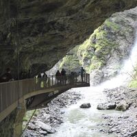 Beinahe am Ende des Weges durch die Liechtensteinklamm bietet die Aussichtsplattform noch einmal spektakuläre Fotomotive.