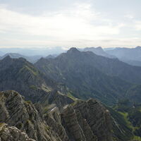 der Gratverlauf der Haller Mauern bis zum Hexenturm