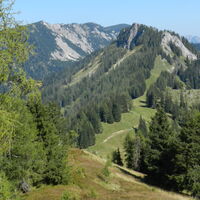 Blick zum Dürrneck, links davon der Hochmölbing.