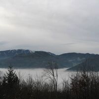 am Bergkamm entlang