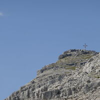 das Gipfelkreuz in Sichtweite - aber was ist da los?