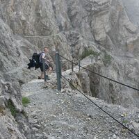 Gewundene Pfade, immer gesichert - im Fürstensteig.