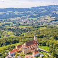 Wallfahrtskirche Pöllauberg_Talblick_Oststeiermark