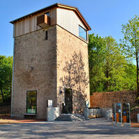 Die Korbacher Spalte - Fossilienfundstätte / Geofoyer Kalkturm Korbach