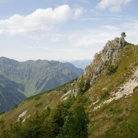links Schüttkogel und Tiefenkarspitz