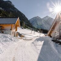Vorbei an schönen Gehöften am Ofenstegweg