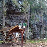 Ohratalsperre Rastplatz am Salzmannfelsen