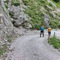 Der Abstieg führt über die Russenstraße