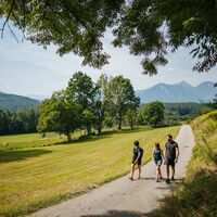 Wanderer am Slow Trail Turnersee