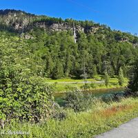 Kurz vor Winklern überraschen uns weitere Wasserfälle.