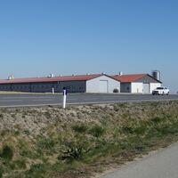Stallgebäude an der B4