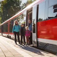 Familie am Wanderbahnhof Rodalben