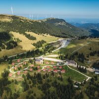Blick auf die Weinebene mit Almhüttendorf