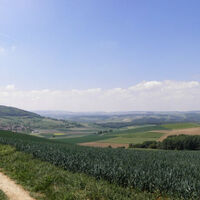 Hegaupanorama mit Hohenstoffeln und Hohenhewen