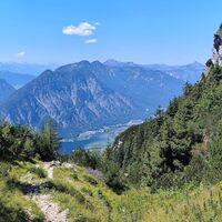 unterhalb der Sarsteinalm Blick auf Steeg am Hallstättersee