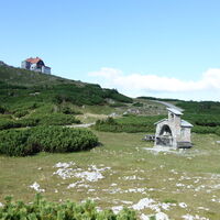 Schneealpenhaus + Kapelle