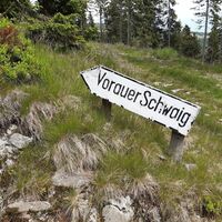 Wegweiser am Wanderweg  zur Vorauer Schwaig_Wechsel_Oststeiermark