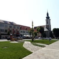 Hauptplatz mit Pfarrkirche