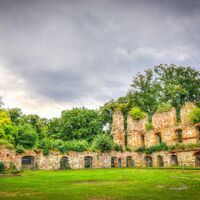 Überreste der Grundmauern - Schloss Gehren