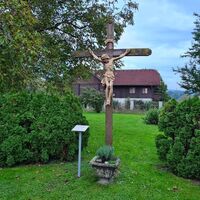 Kreuz im Pfarrgarten
