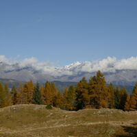 die Wolken werden dichter und verdecken langsam den Blick auf die umliegenden Gipfel