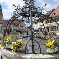 BAd Königshofen - Marktplatz und Brunnen