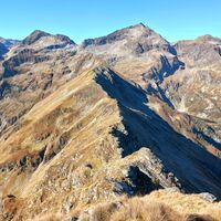 Grat Richtung Stierkarkopf (Stiekarsee in der Mitte rechts)