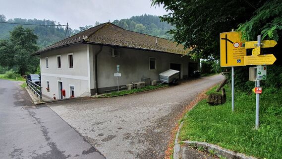 0.2 km Abzweigung von der Hauptstraße