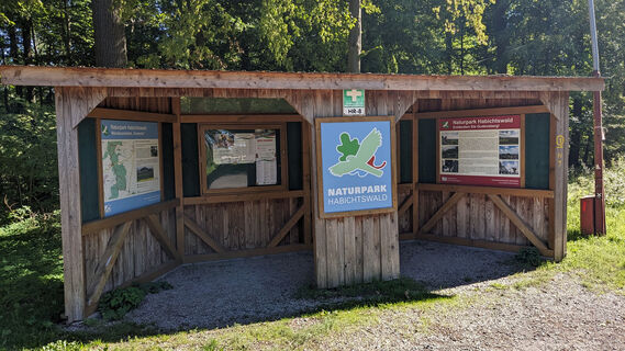 Infohütte am Wanderparkplatz Gestecke