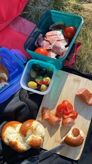 Um Zwölfe am Mittagsplatzl - Brotzeit