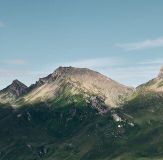 Patnaulpass zwischen Faltschonhorn (l.) und Piz Aul (r.)