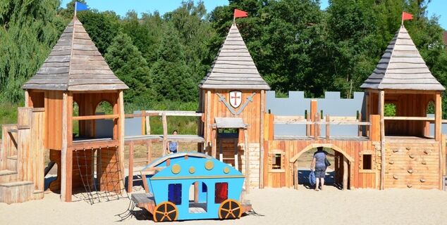 Ritterburgspielplatz Ansicht 3 in Salzgitter-Gebhardshagen