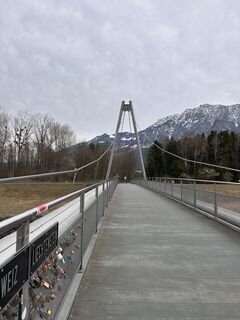 Fotografija s spletne strani Cyrill Bischof na poti