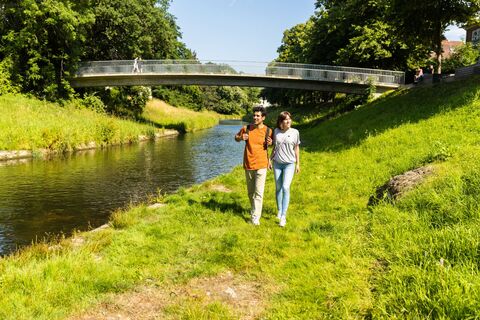 Wandern am Fluss Aa in Herford