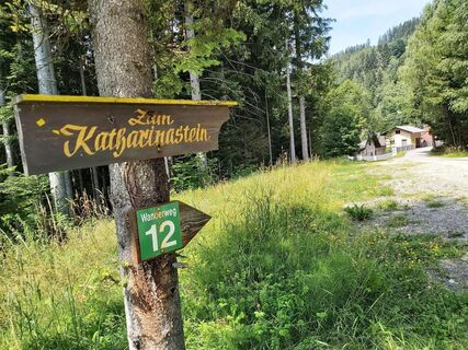 Zum Katharinastein-Markierung, Joglland-Waldheimat in der Oststeiermark