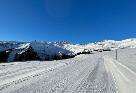 Winterwanderung Panüöl-Fursch mit Blick Spitzmeilen