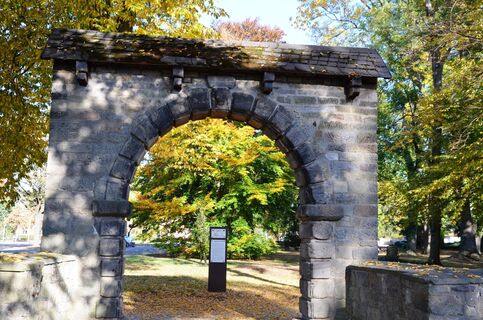 Infostele Vöppstedter Friedhof in Salzgitter-Bad